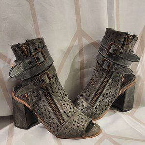 Free Bird by Steven Theresa Moon and Star